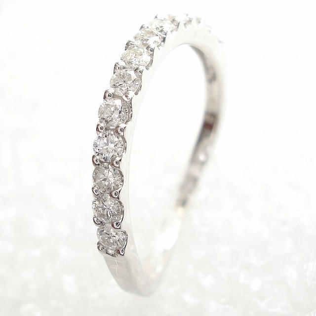 K18WG ダイヤモンドのハーフエタニティリング 共用爪 ウエーブ